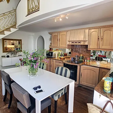 Apartment En Duplex 288l
